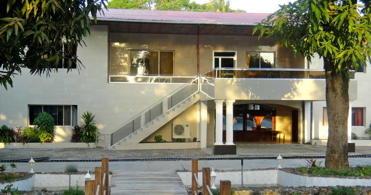 Embassy Suites Hotel Monrovia Exteriör bild