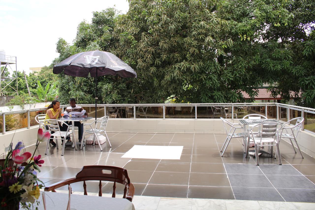 Embassy Suites Hotel Monrovia Exteriör bild